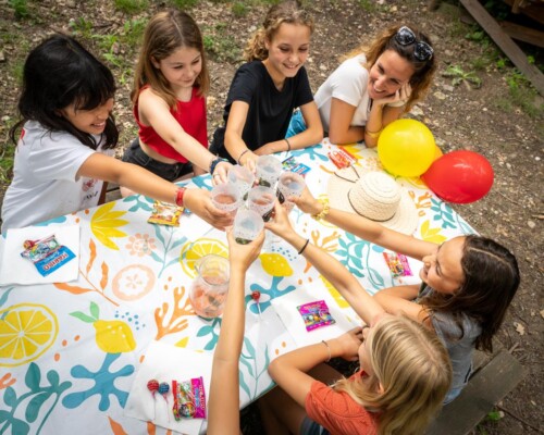 Vier je verjaardag Ardèche vrienden, familie, Grospierres